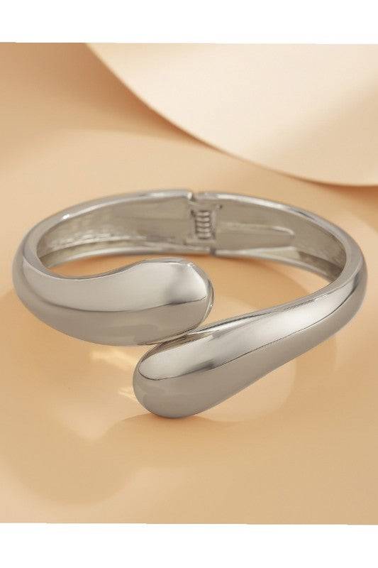 Metal Teardrop Spring Bracelet – Gold or Silver
