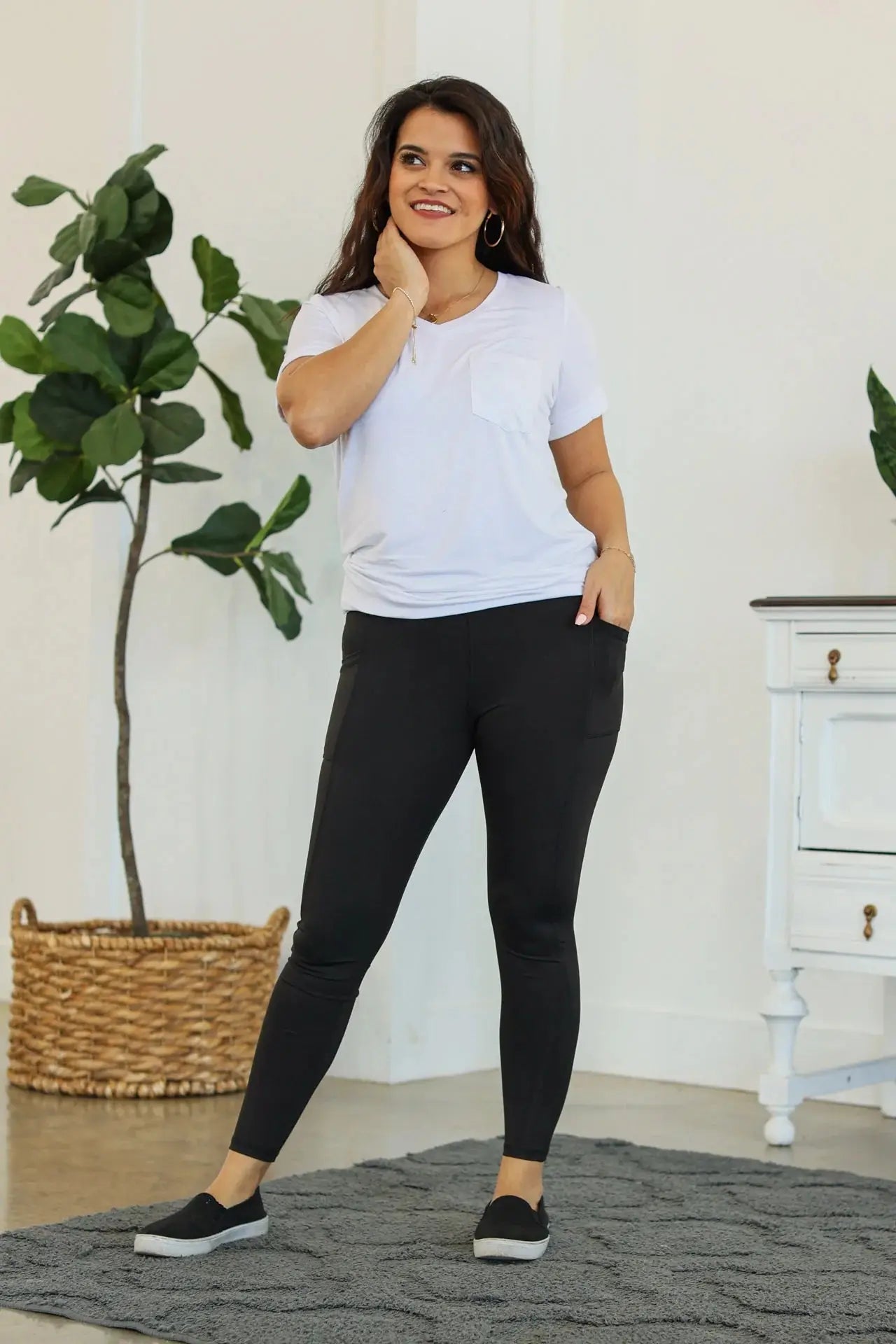 Athleisure Leggings - High-Performance Workout Pants - Stylish Yoga Tights - Flexible Gym Wear - Gift for Fitness Lovers