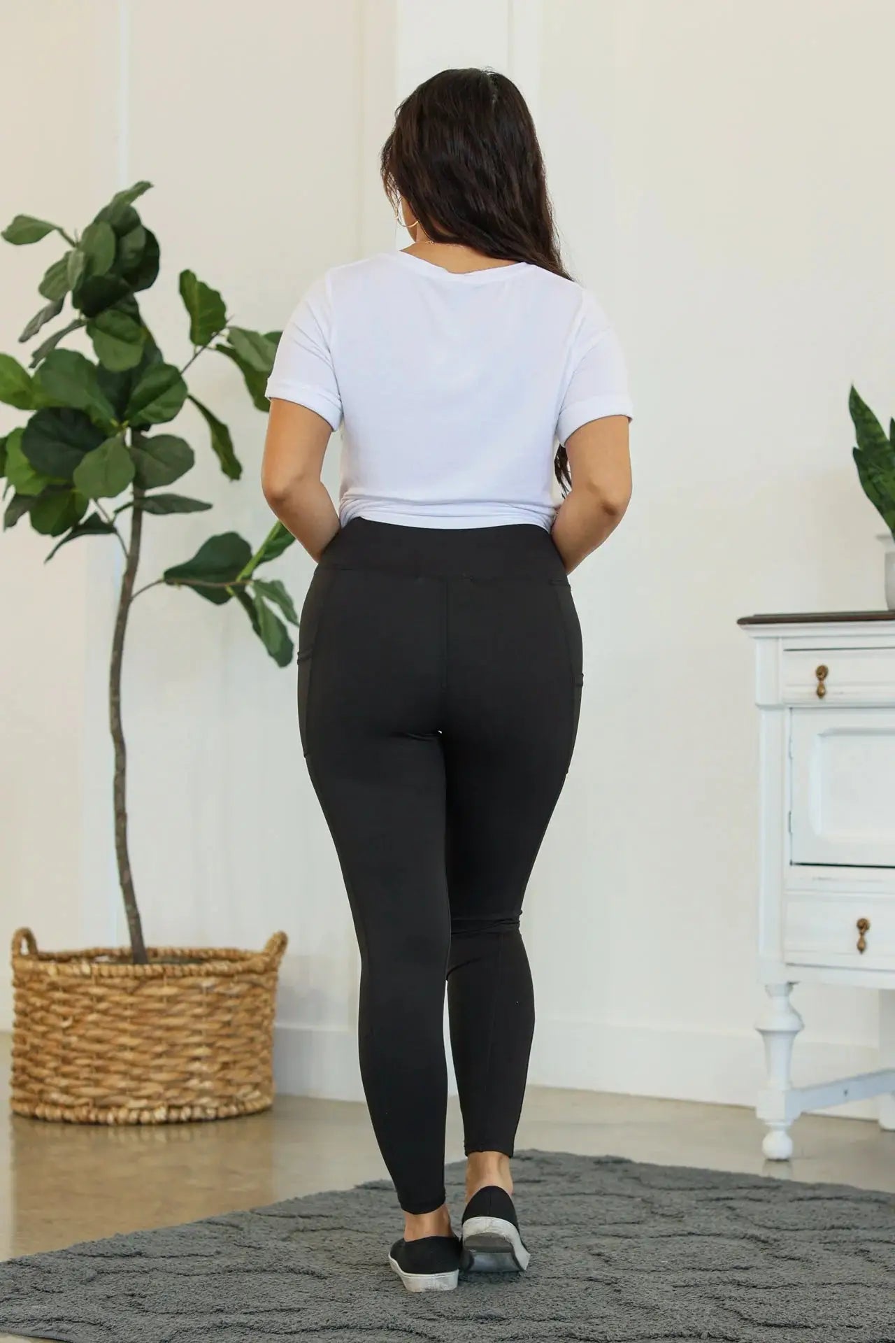 Athleisure Leggings - High-Performance Workout Pants - Stylish Yoga Tights - Flexible Gym Wear - Gift for Fitness Lovers
