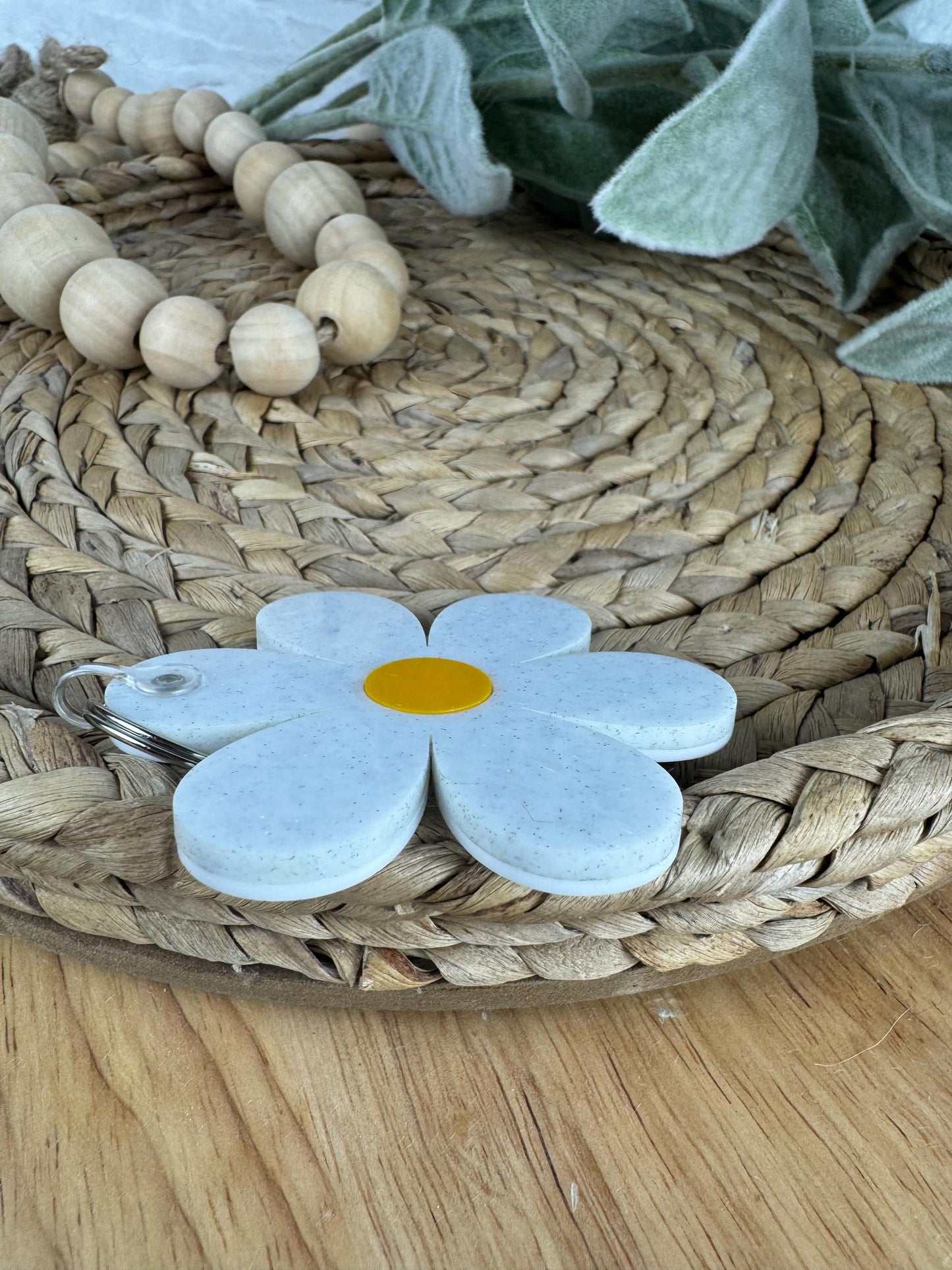 Daisy NFC Keychain - Floral Contactless Smart Keychain - Share Info Instantly - Customizable Tech Accessory