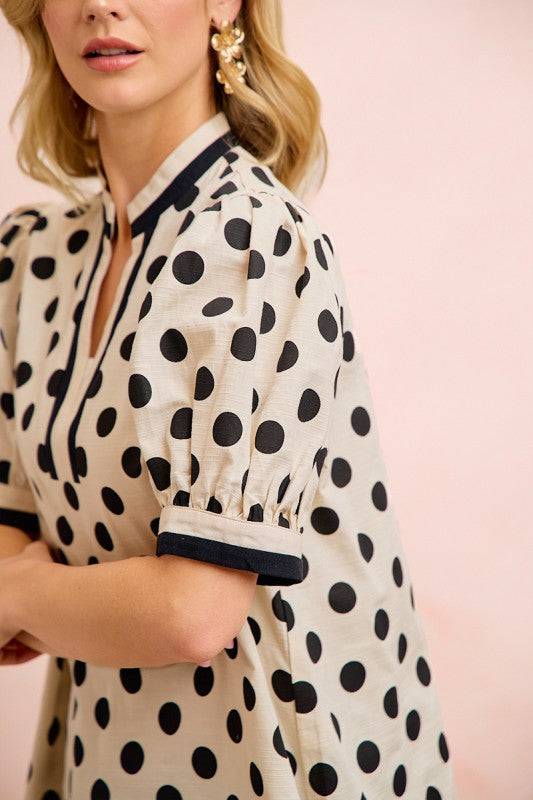 Polka Dot Blouse with Contrast Edge for Everyday Wear