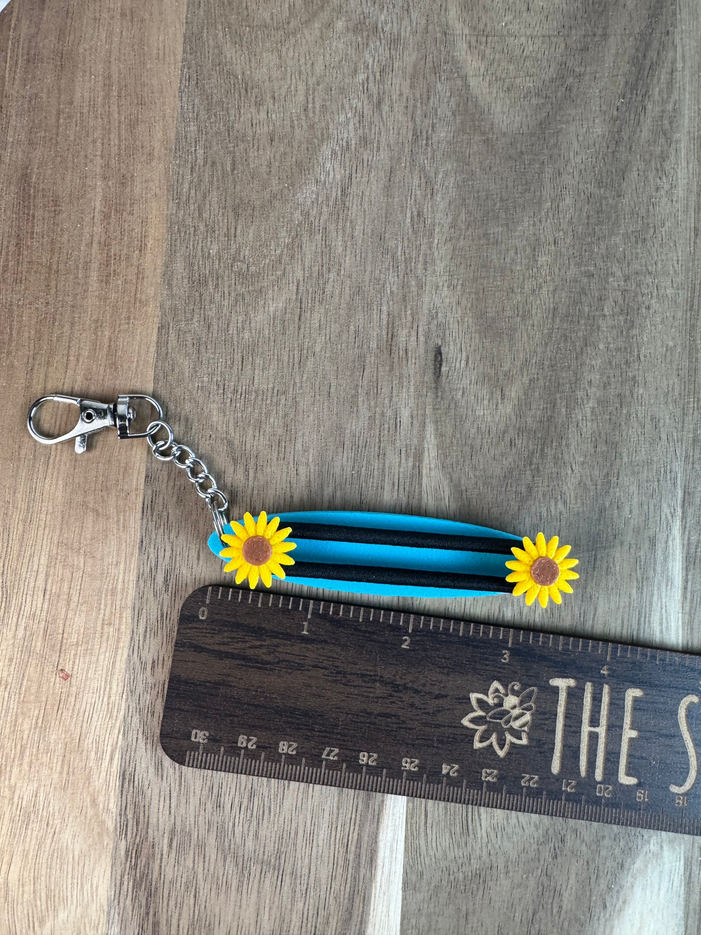 Hair Tie Holder Keychain - Convenient Hair Accessory