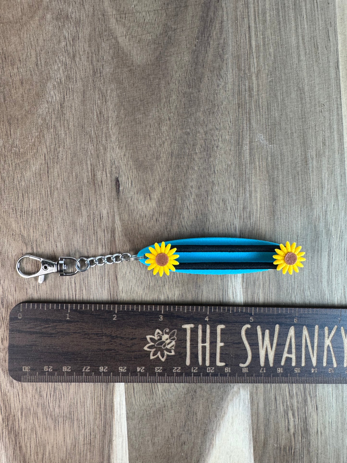 Hair Tie Holder Keychain - Convenient Hair Accessory