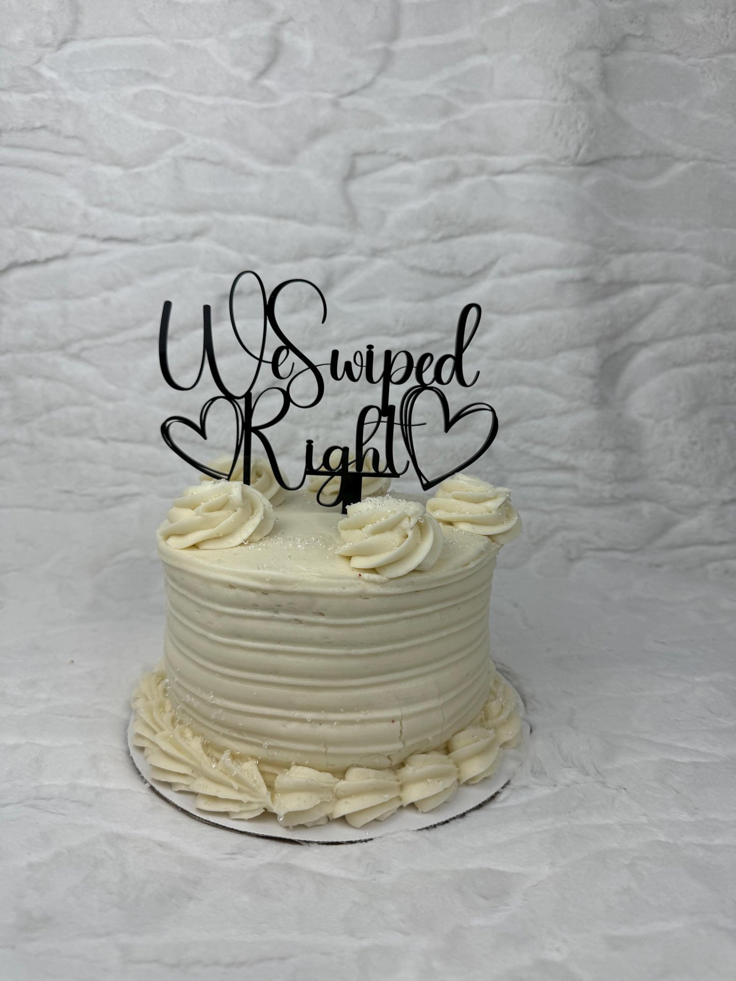 We Swiped Right Cake Topper – Fun & Unique Wedding Decoration - Digital Love Story Wedding