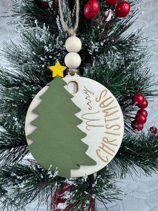 Wooden Christmas Tree Countdown Ornament: Festive Holiday Decor